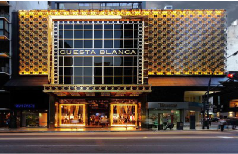 陆良门头设计与商业空间的纽带。