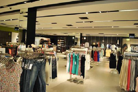 陆良商场里的店面怎么装修？